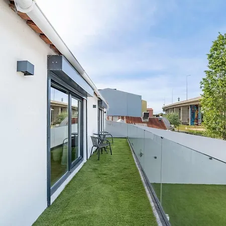 Campolide - Stylish 4br With Jacuzzi *