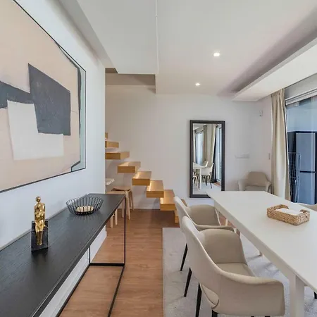 Вилла Campolide - Stylish 4br With Jacuzzi *