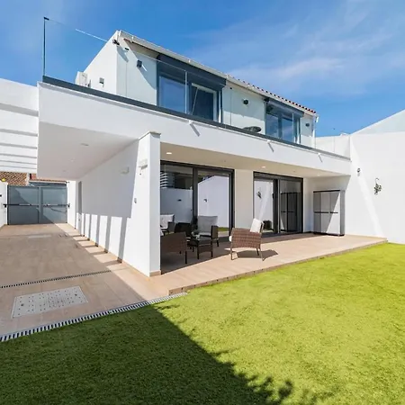 Campolide - Stylish 4br With Jacuzzi *