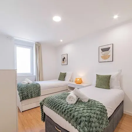 ヴィラ Campolide - Stylish 4br With Jacuzzi リスボン