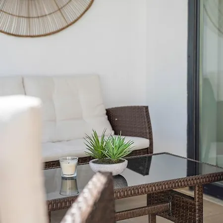 Campolide - Stylish 4br With Jacuzzi Вилла *