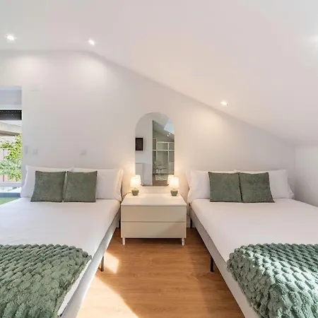Вилла Campolide - Stylish 4br With Jacuzzi *