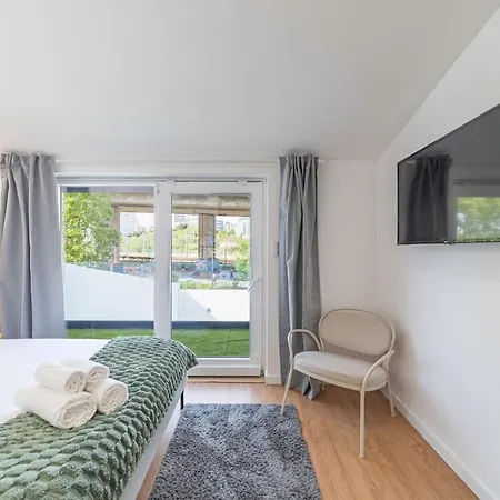Campolide - Stylish 4br With Jacuzzi Вилла