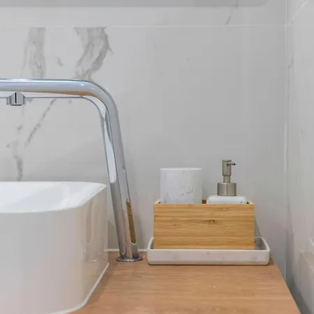 Campolide - Stylish 4br With Jacuzzi ヴィラ